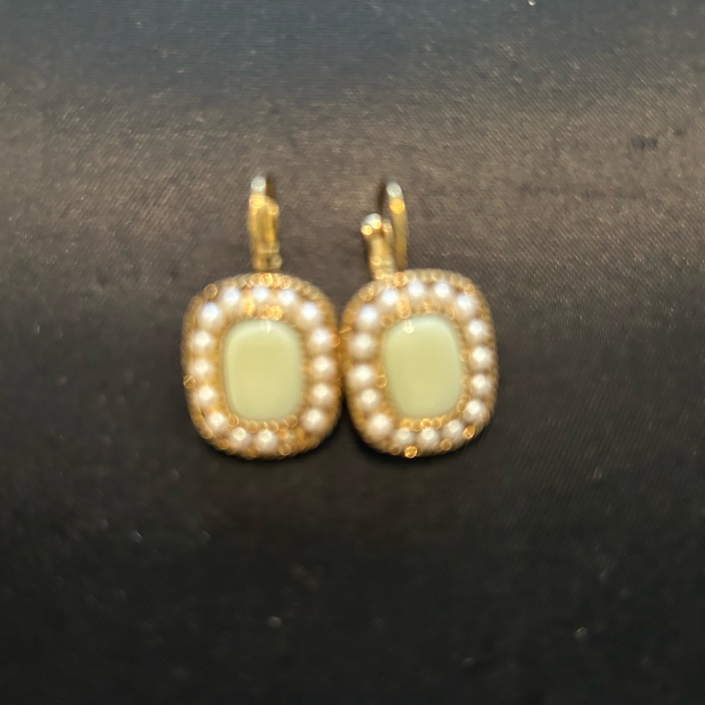 Light green/ mint stone earrings, gold edges